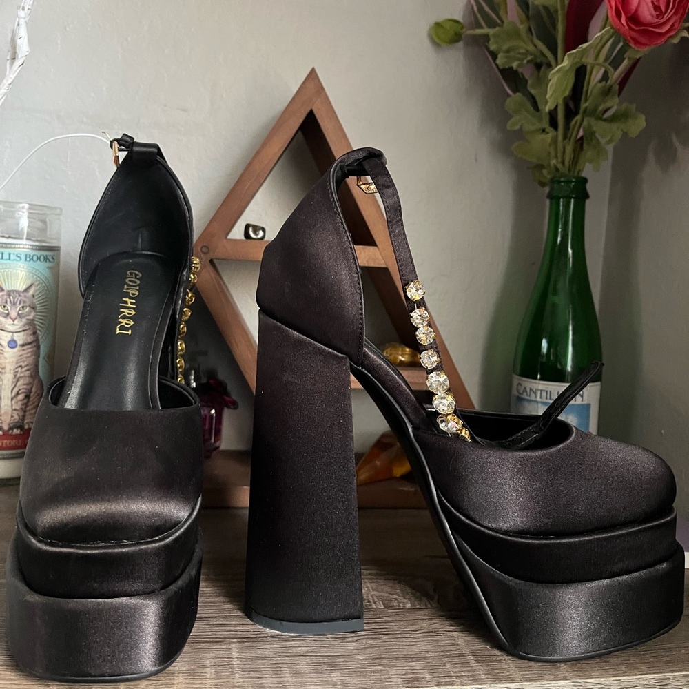 Black Extra High Platform Closed Toe Heels. Brand… - image 3